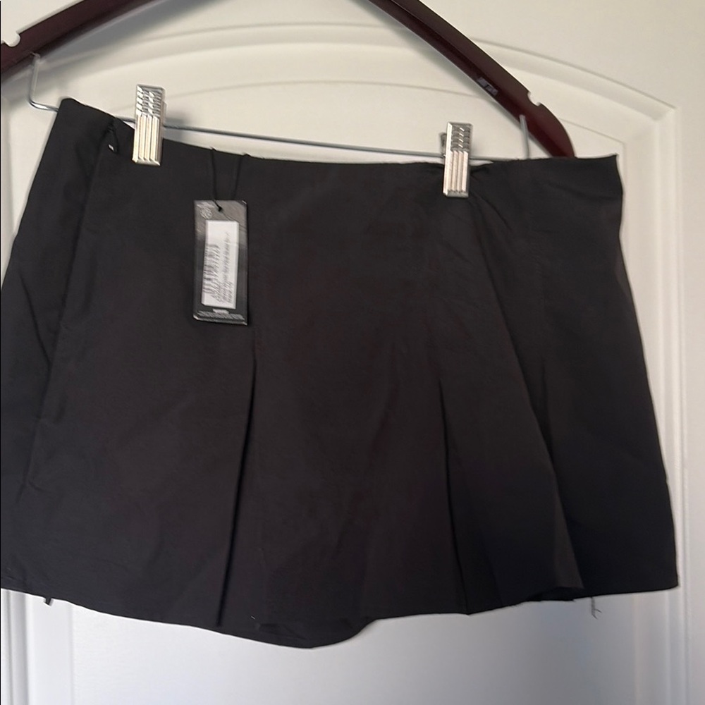 Black Pleated Mini Skirt
